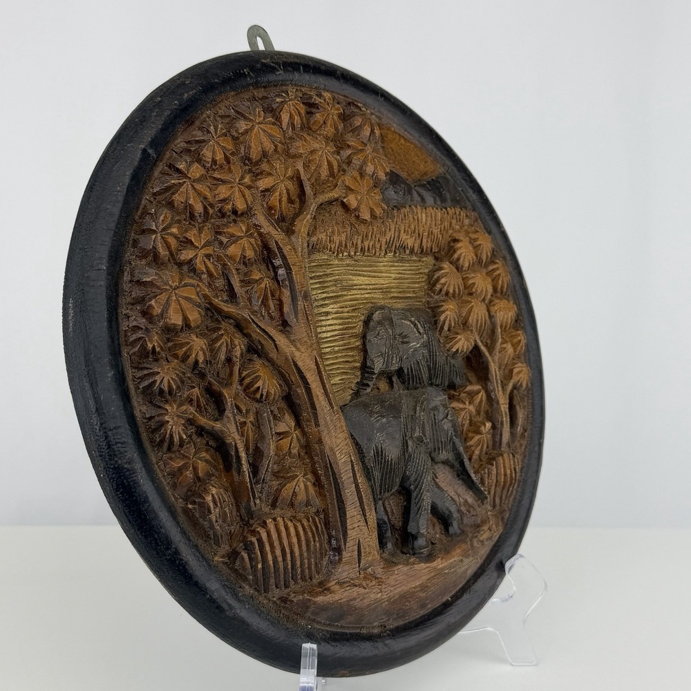 Vintage Hand Carved Wood Elephant Wall Plaque Safari Jungle Scene Round 11.5" - Picture 3 of 6